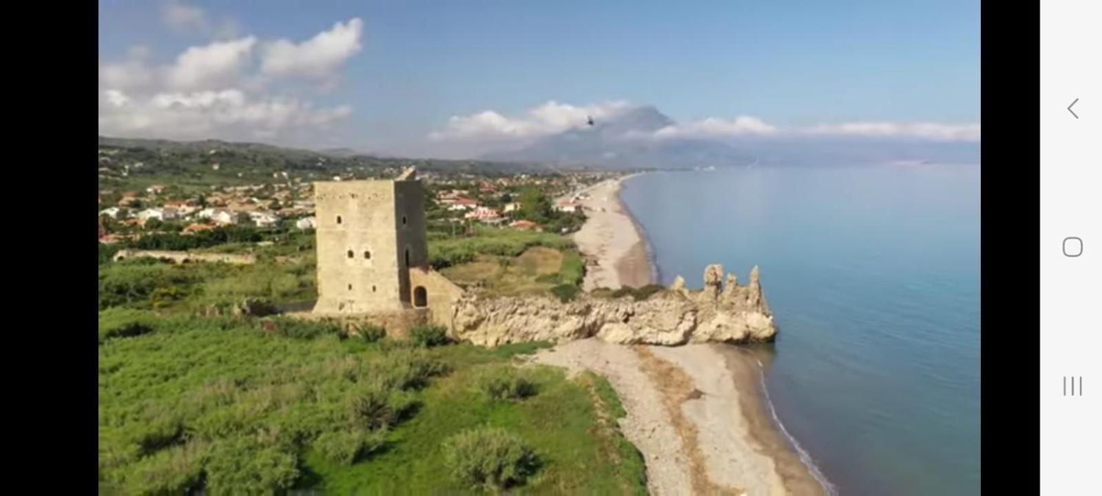 Holiday Homes Campofelice Di Roccella Luaran gambar