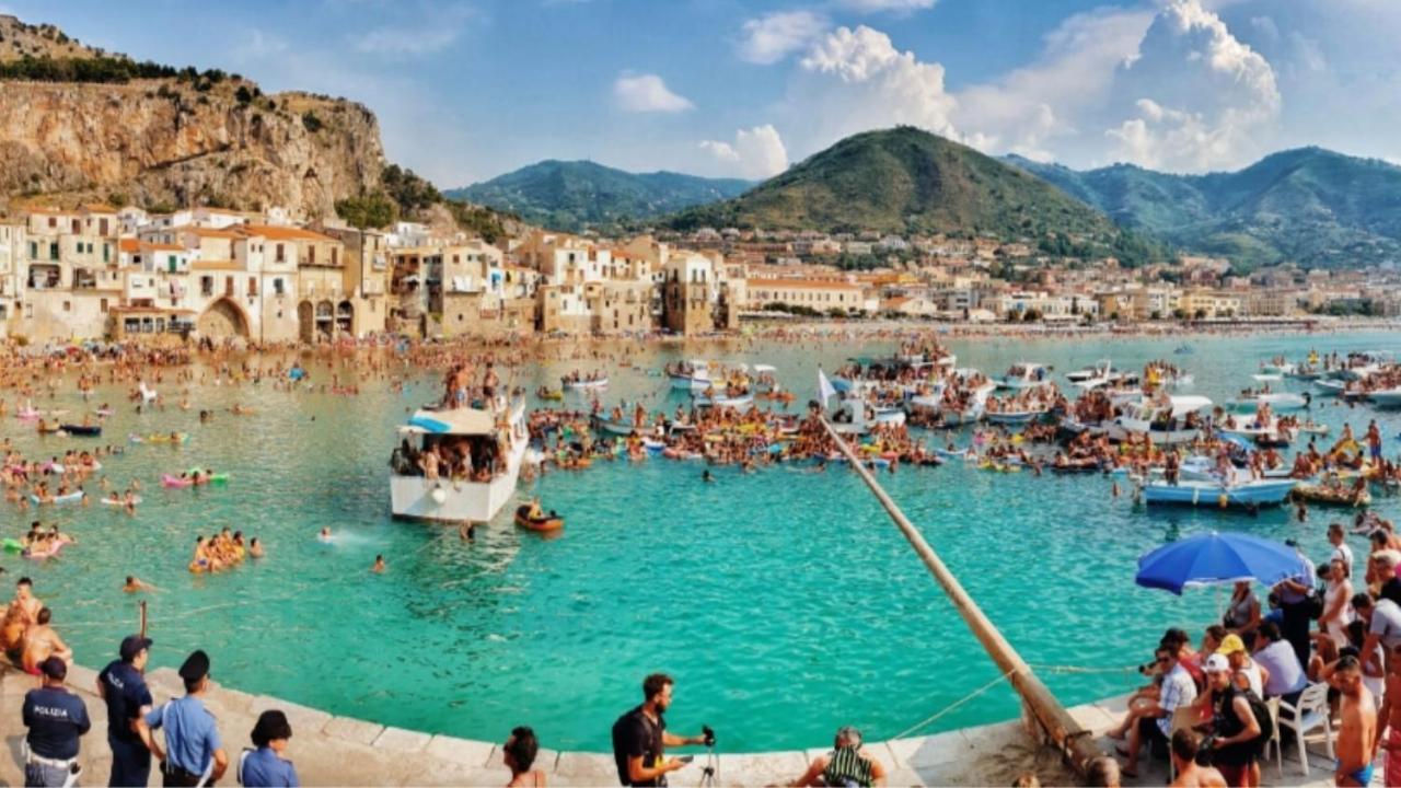 Holiday Homes Campofelice Di Roccella Luaran gambar